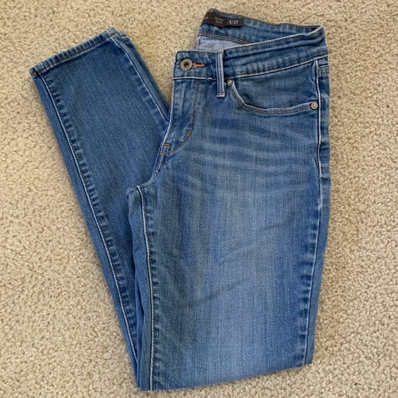 Levi's Demi Curve Mid Rise Skinny Jeans 4/27 - Picture 1 of 10